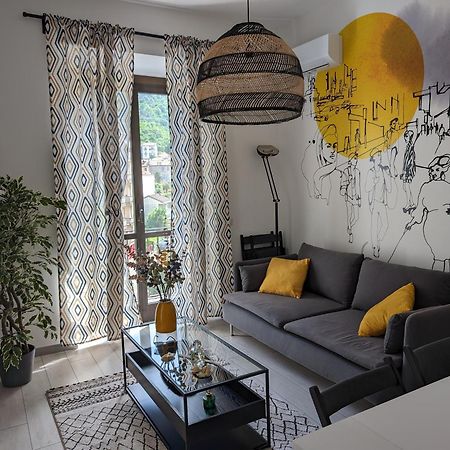 קומו Bright Flat Just 10 Minutes From The City Centre מראה חיצוני תמונה