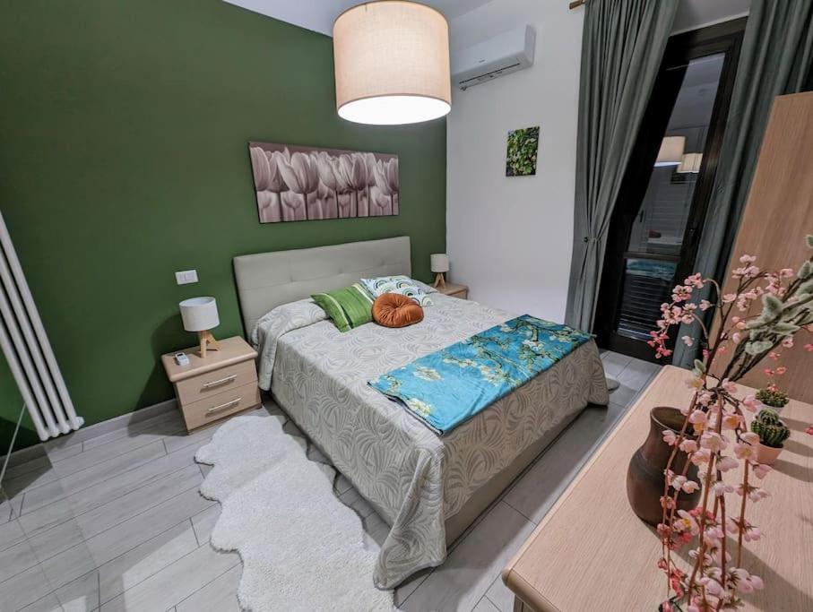 קומו Bright Flat Just 10 Minutes From The City Centre מראה חיצוני תמונה