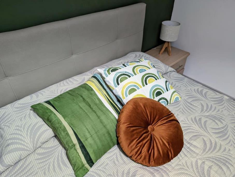 קומו Bright Flat Just 10 Minutes From The City Centre מראה חיצוני תמונה
